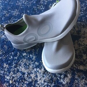 OOFOS OOmg Sport Sneakers